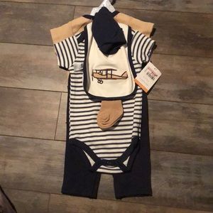 Kids 6 piece set outfit. Size 3-6 months